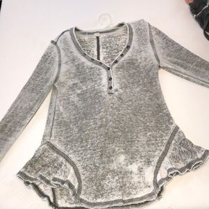 XS melrose & market gray henley long sleeve tee